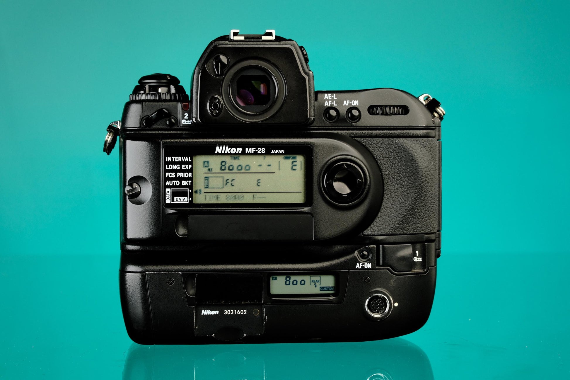 Nikon F5 35mm SLR Film Camera + MF28 Data Back (Body Only)