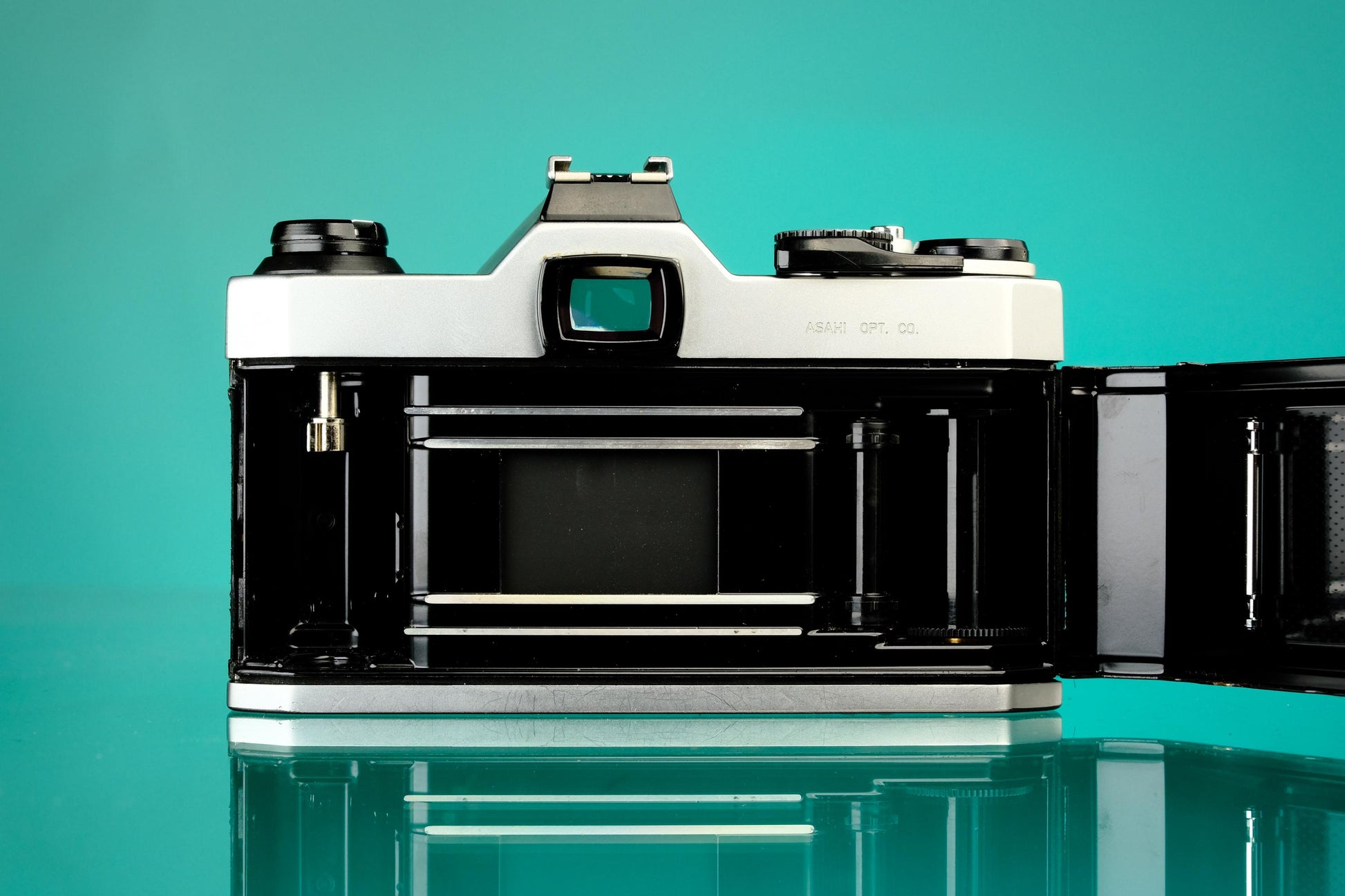 Pentax K1000 35mm SLR Film Camera + Pentax M 50mm f/2 K Lens