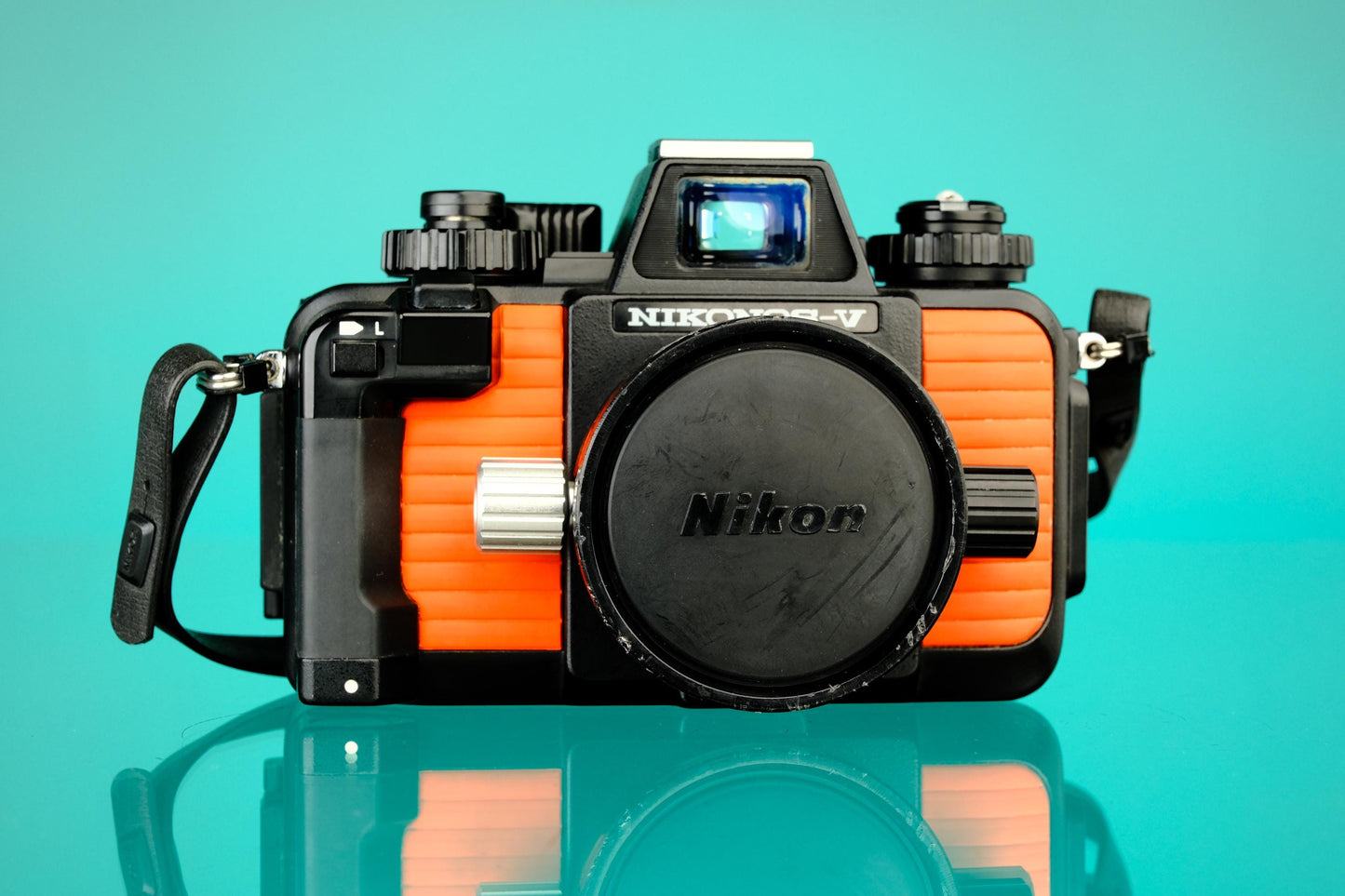 Nikon Nikonos V Orange 35mm Underwater Film Camera + 35mm f/2.5 Nikkor Lens