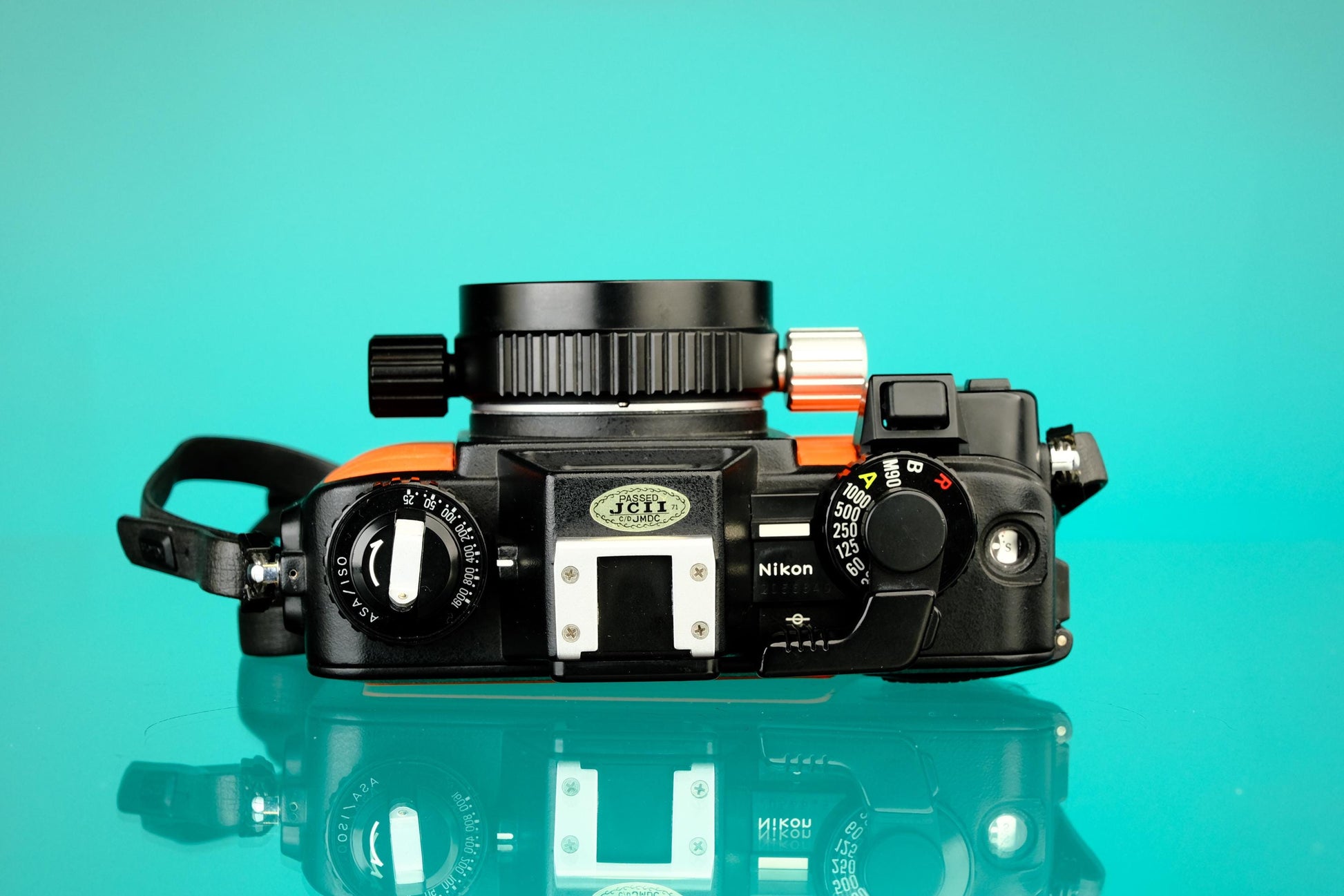 Nikon Nikonos V Orange 35mm Underwater Film Camera + 35mm f/2.5 Nikkor Lens