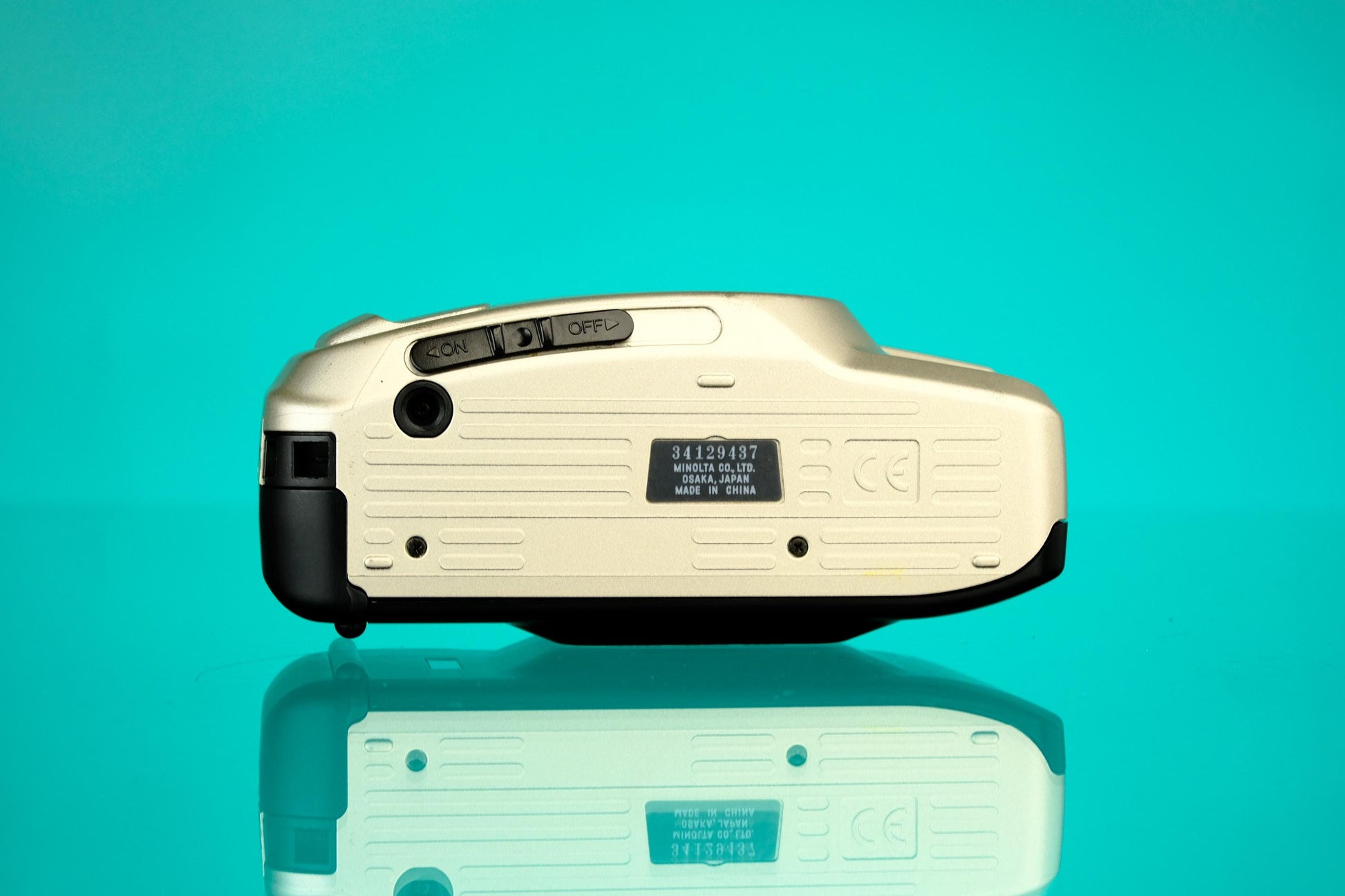 Minolta RIVA Freedom Zoom Sightseer 35mm Point & Shoot Film Camera