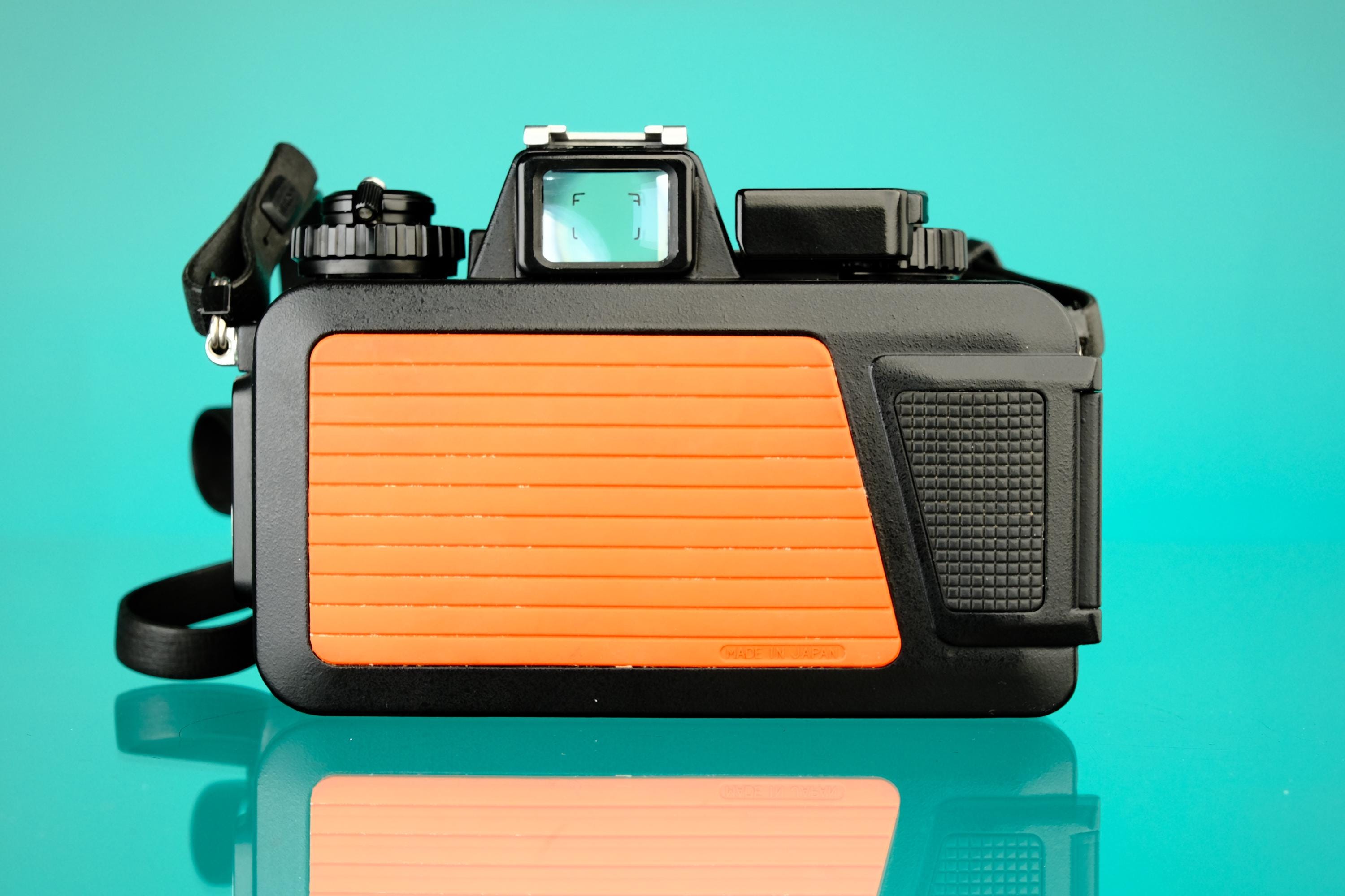 Nikon Nikonos V Orange 35mm Underwater Film Camera + 35mm f/2.5