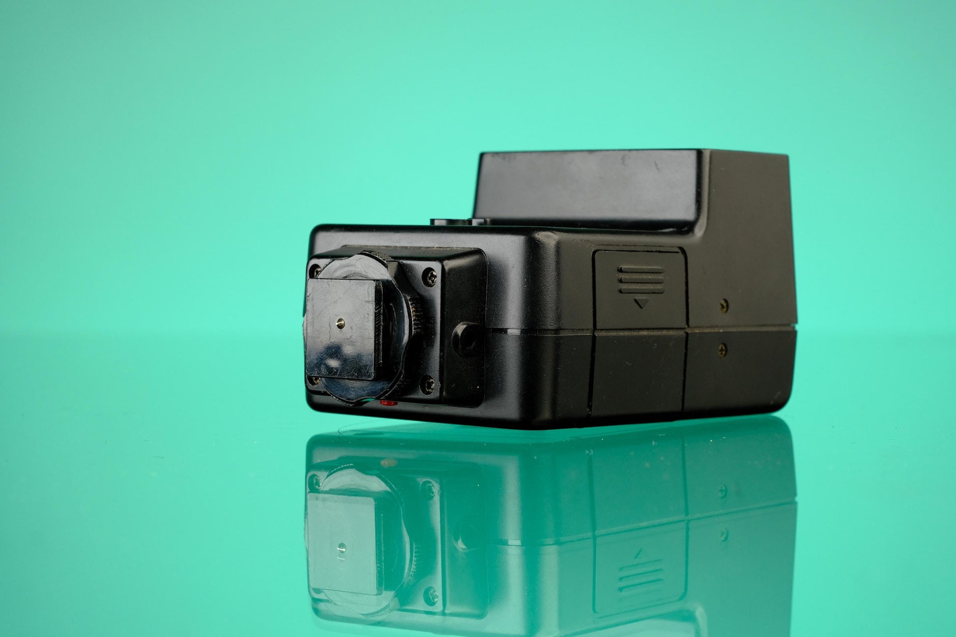 Vivitar 2600 Hot-Shoe On Camera Auto Thyristor Flash