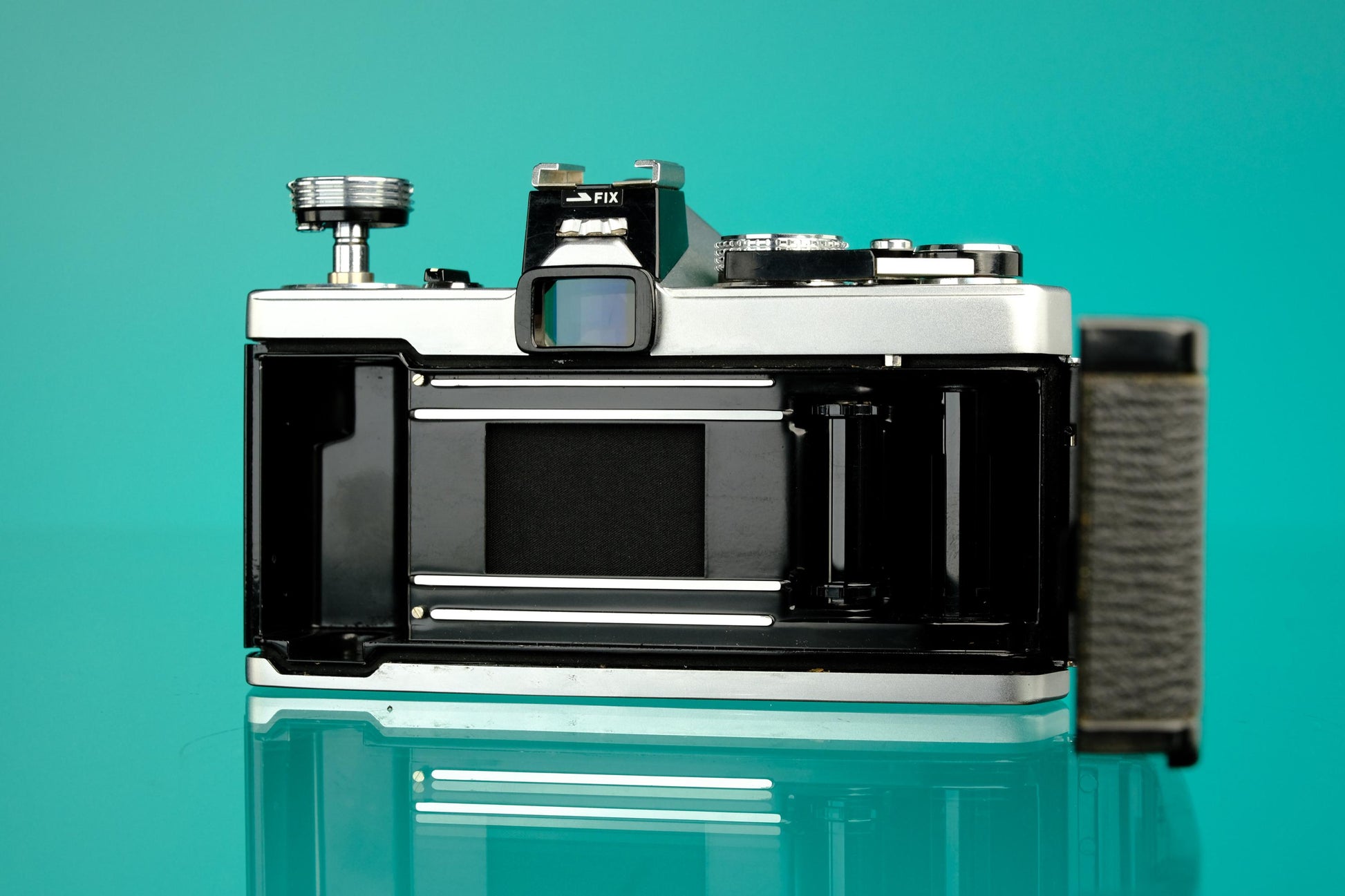 Olympus OM-1 35mm SLR + 50mm f/1.8 Lens