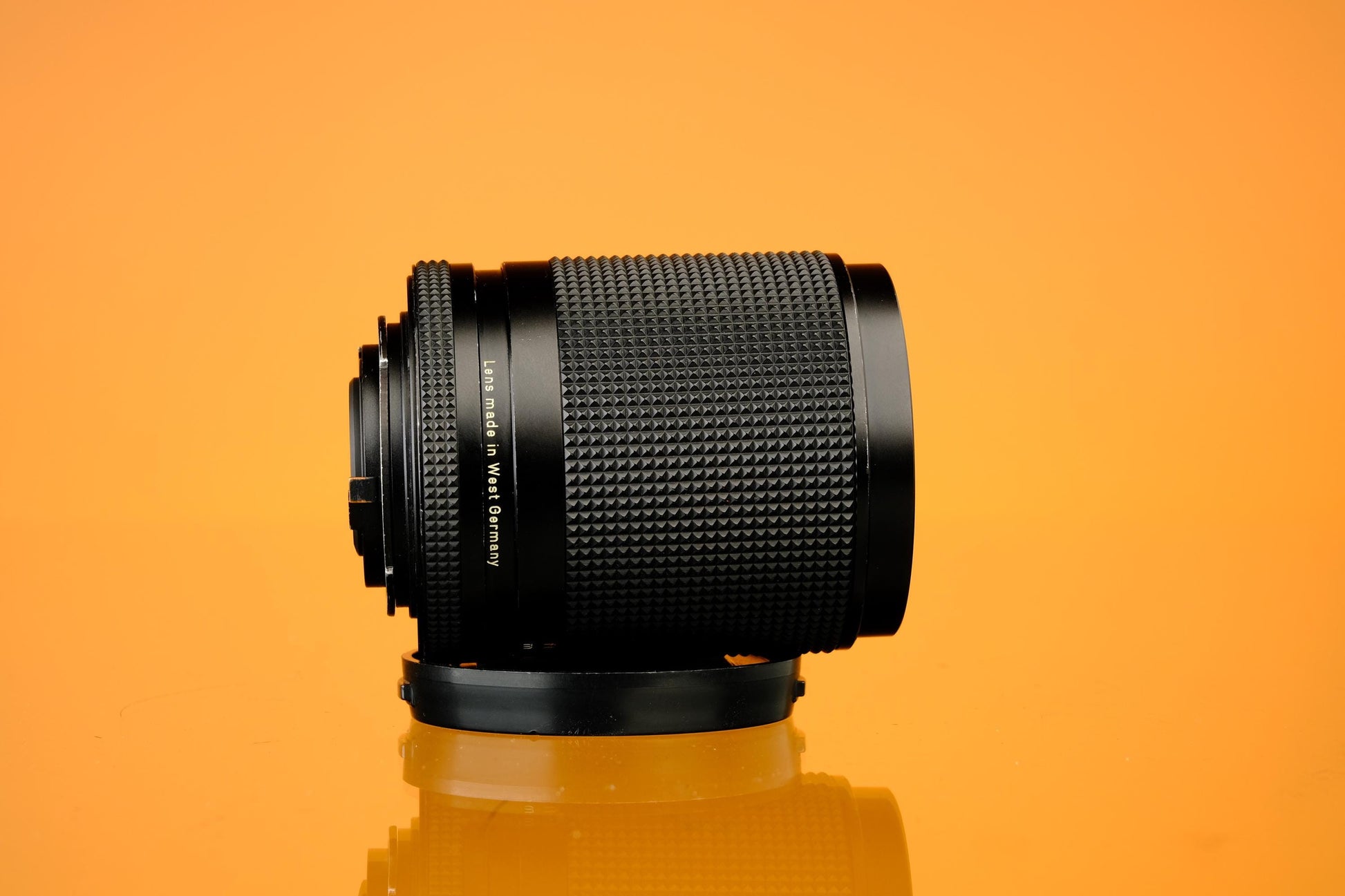 Contax Carl Zeiss Distagon 28mm f/2 C/Y Mount Lens