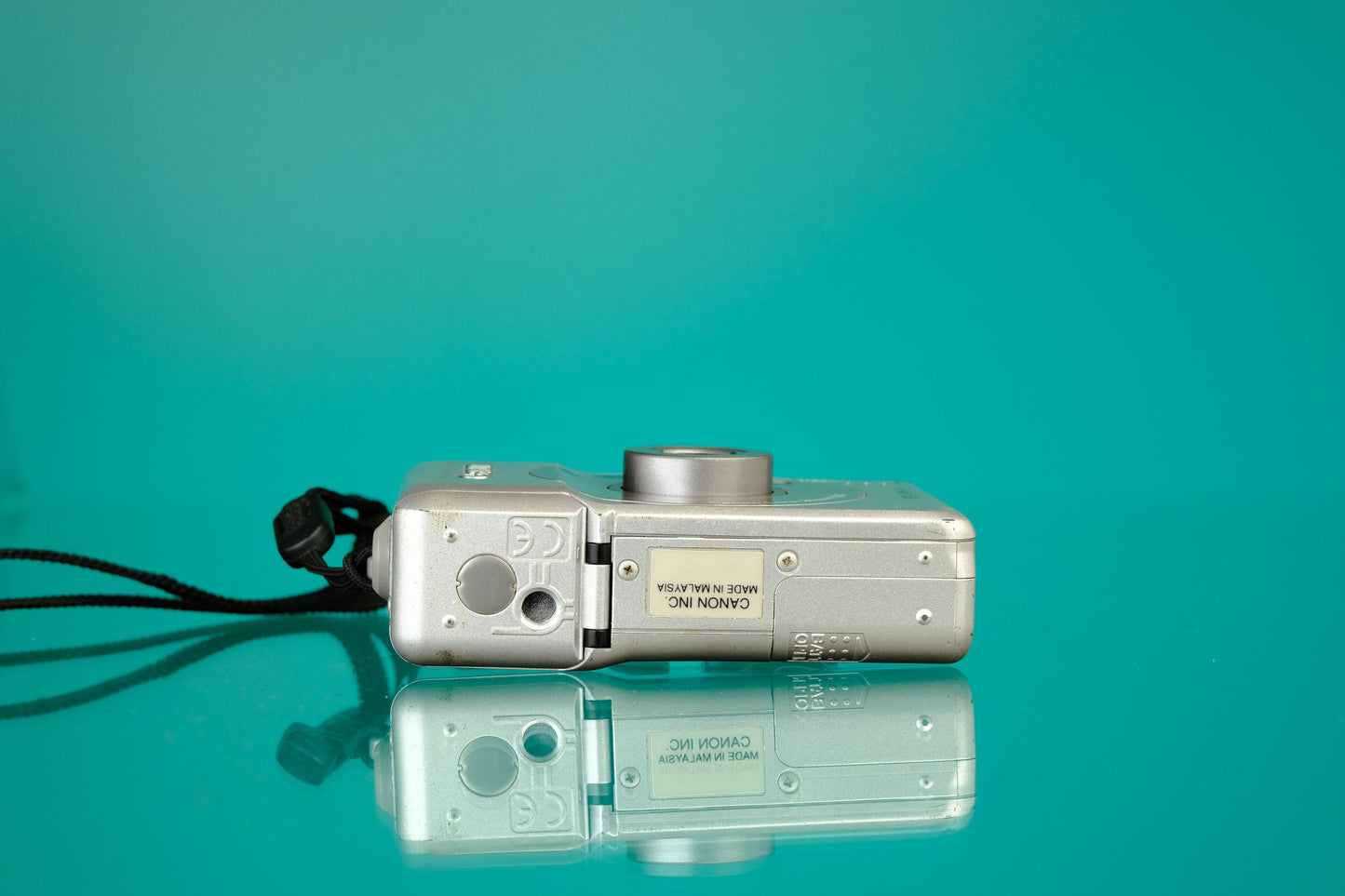 Canon IX240 ELPH Jr. APS Point and Shoot Camera