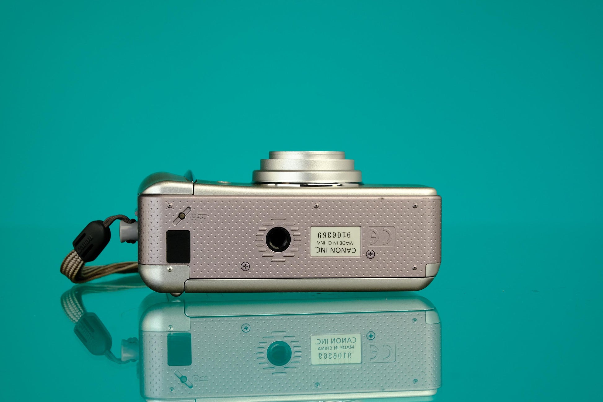 Canon Sure Shot 115u Date 35mm Point and Shoot Camera
