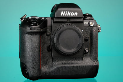 Nikon F5 35mm SLR Film Camera + MF28 Data Back