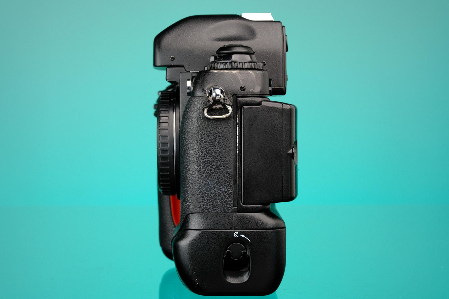 Nikon F5 35mm SLR Film Camera + MF28 Data Back