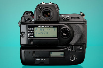 Nikon F5 35mm SLR Film Camera + MF28 Data Back