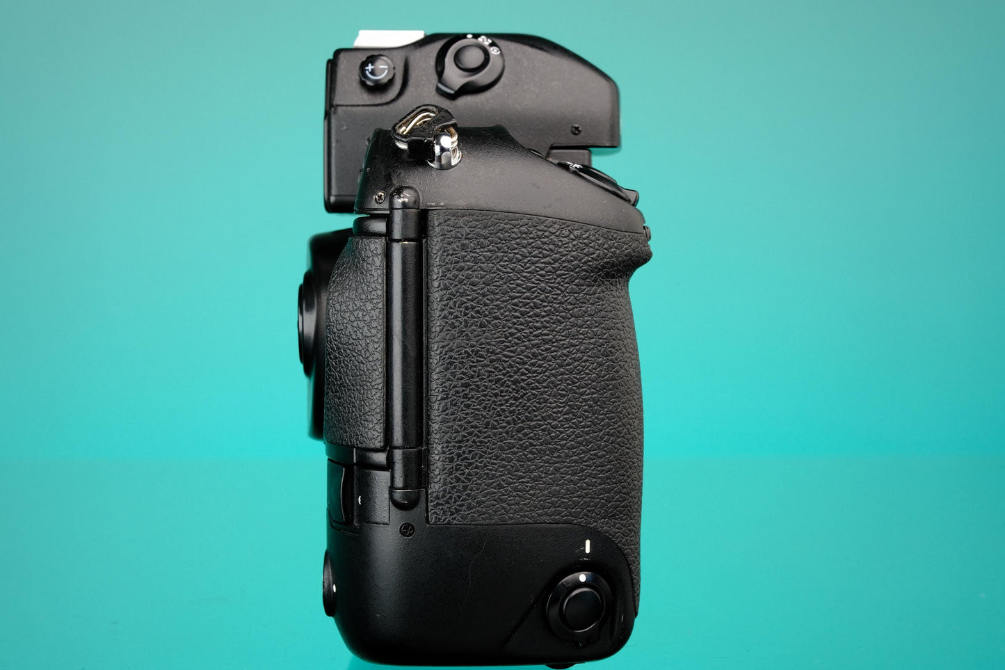 Nikon F5 35mm SLR Film Camera + MF28 Data Back