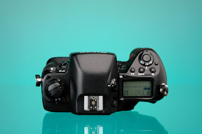 Nikon F5 35mm SLR Film Camera + MF28 Data Back