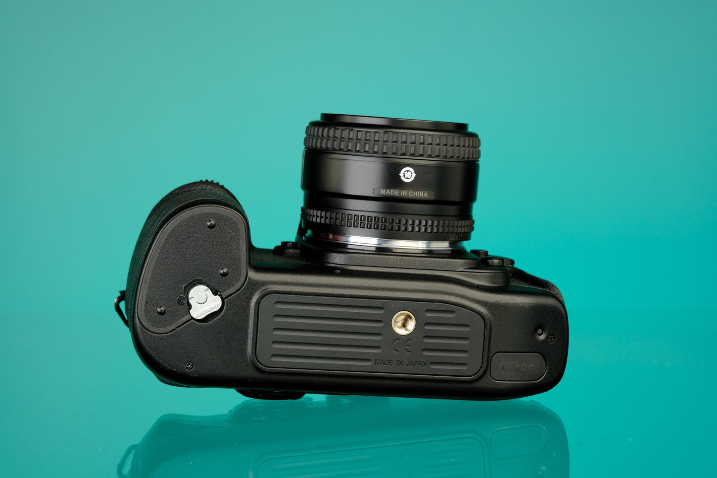 Nikon F100 35mm SLR + Nikon AF Nikkor 50mm f/1.4 Lens Kit