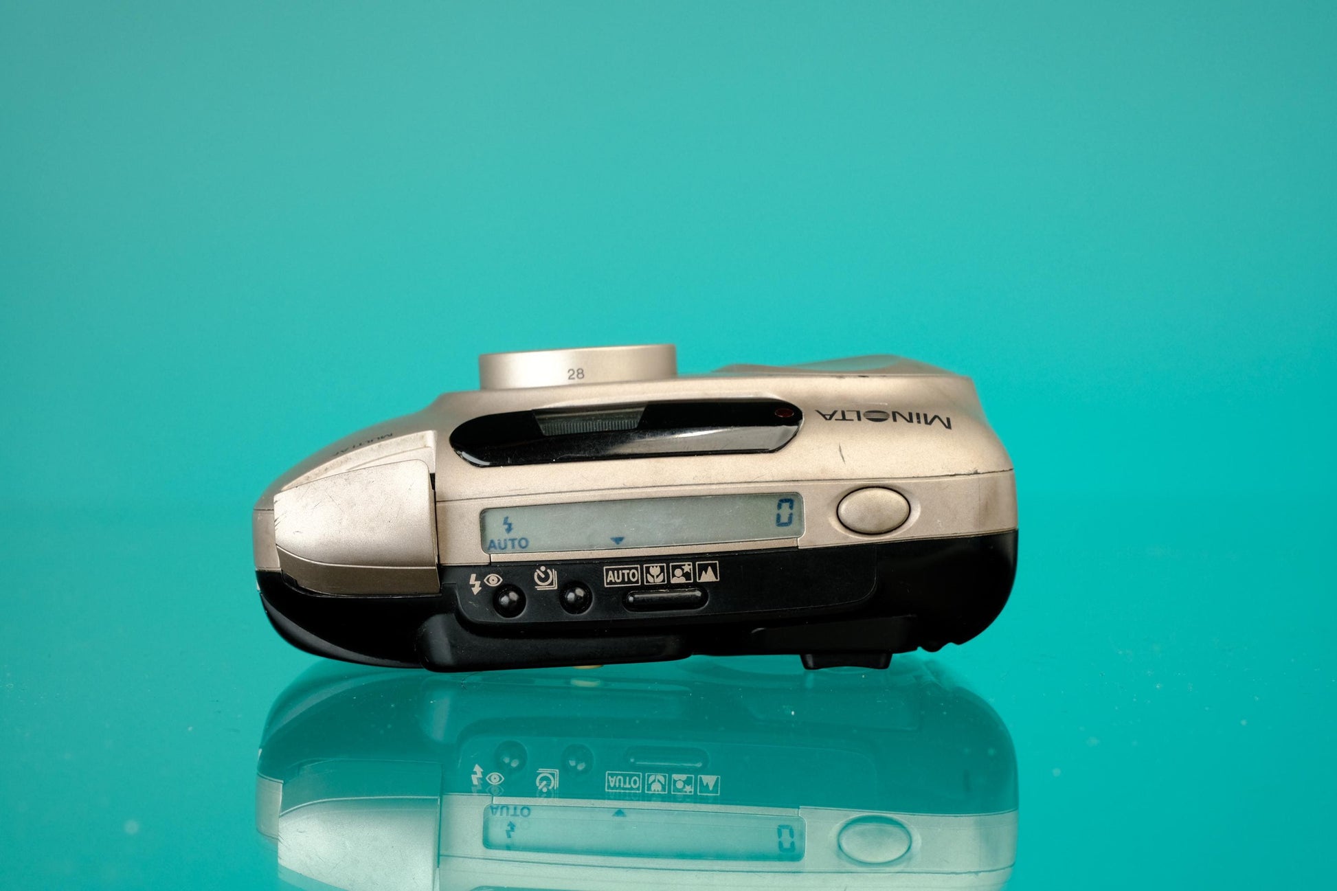 Minolta 70w Riva Zoom 36mm Point and Shoot Film Camera