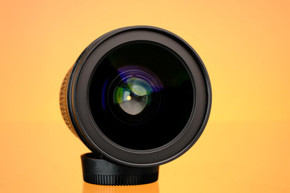 Nikon AF-S Nikkor 24-70mm f/2.8 G ED + HB-40 Hood