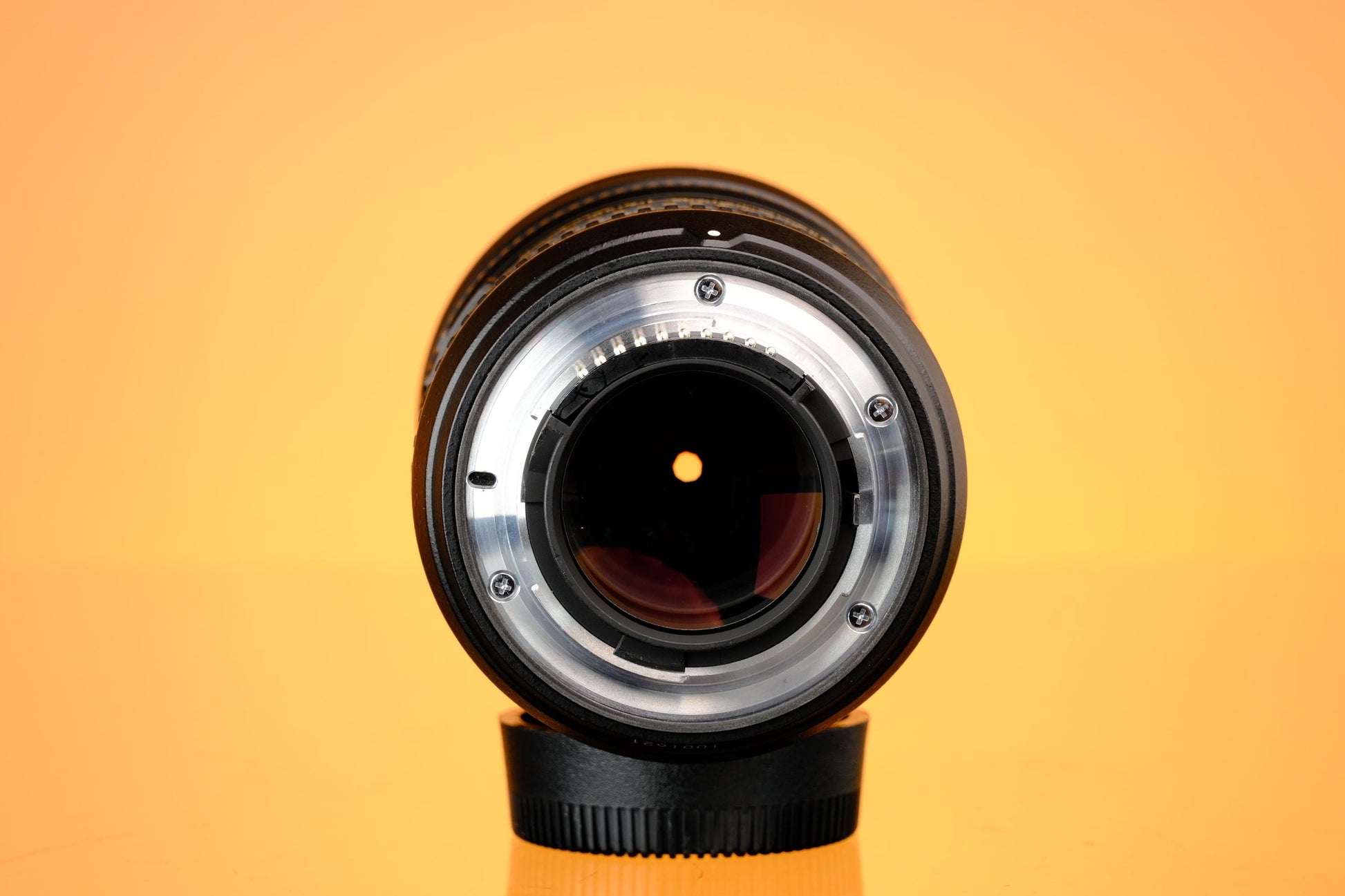 Nikon AF-S Nikkor 24-70mm f/2.8 G ED + HB-40 Hood