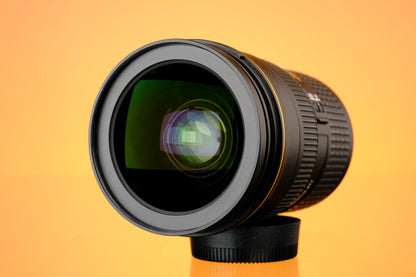 Nikon AF-S Nikkor 24-70mm f/2.8 G ED + HB-40 Hood