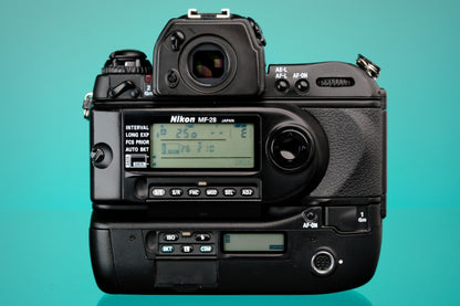 Nikon F5 35mm SLR Film Camera + MF28 Data Back