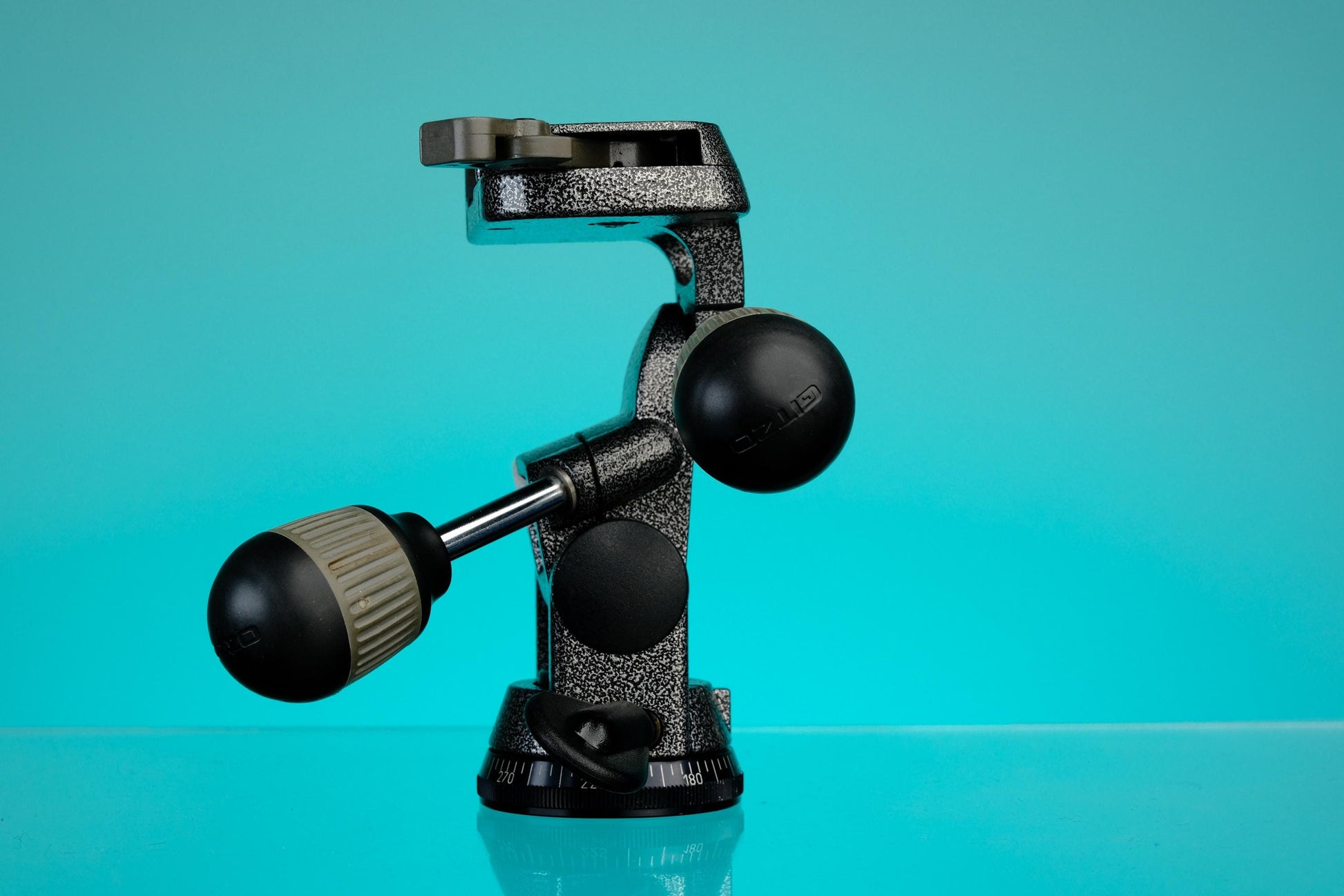 Gitzo 1172M Tripod Head w/ Plate