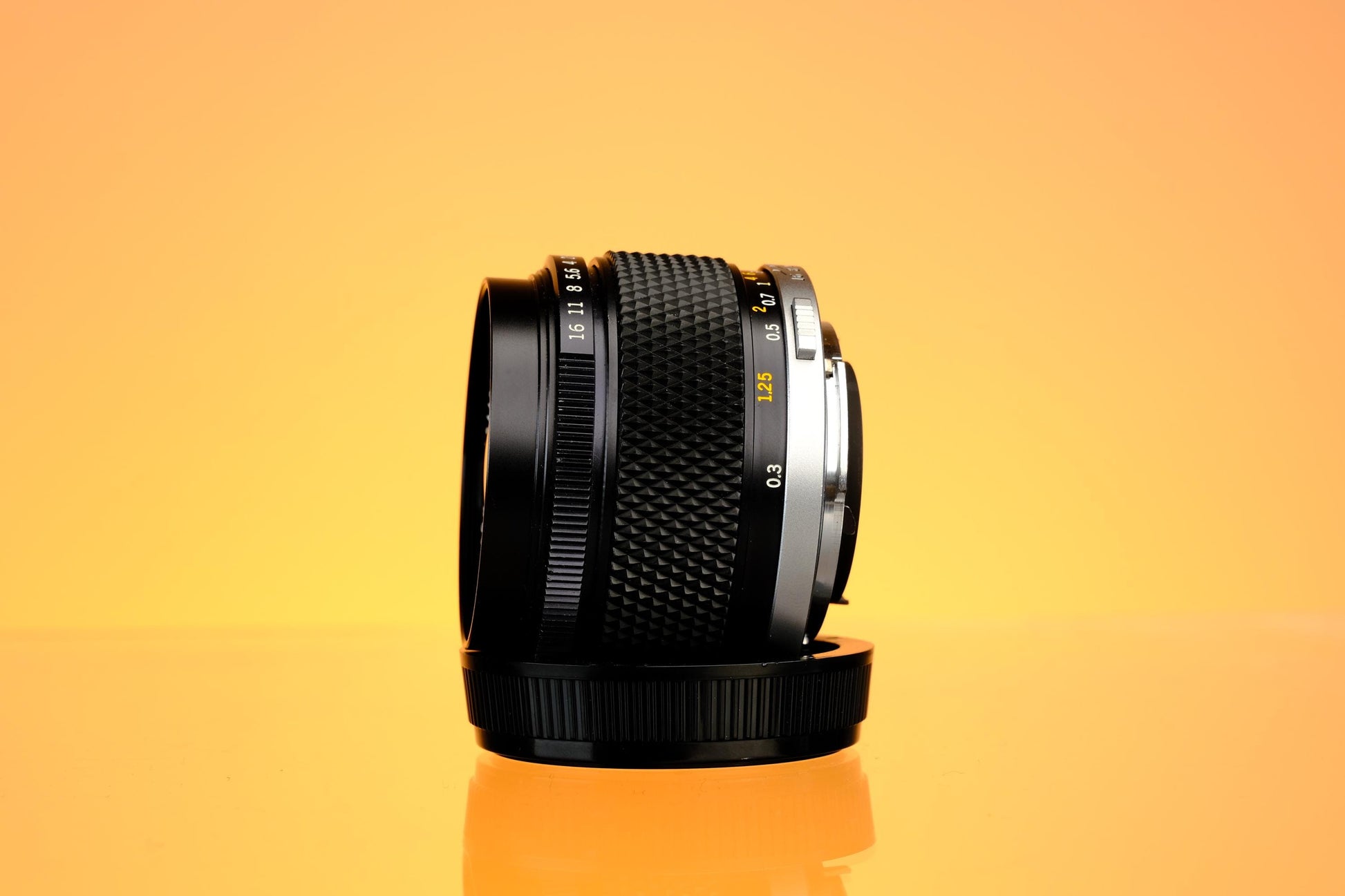 Olympus Zuiko 28mm f/2.0 w/ Hood & Case Late Model - OM Mount