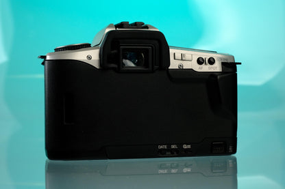 Minolta Maxxum 5 35mm SLR Film Camera + Minolta AF Zoom 28-100mm f/3.5