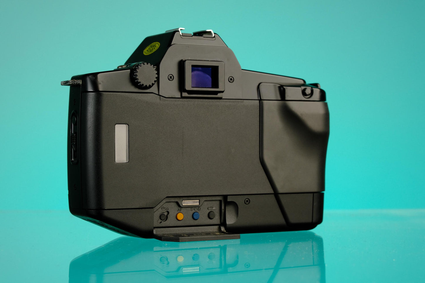 Canon EOS 650 35mm SLR Film Camera (Body Only)