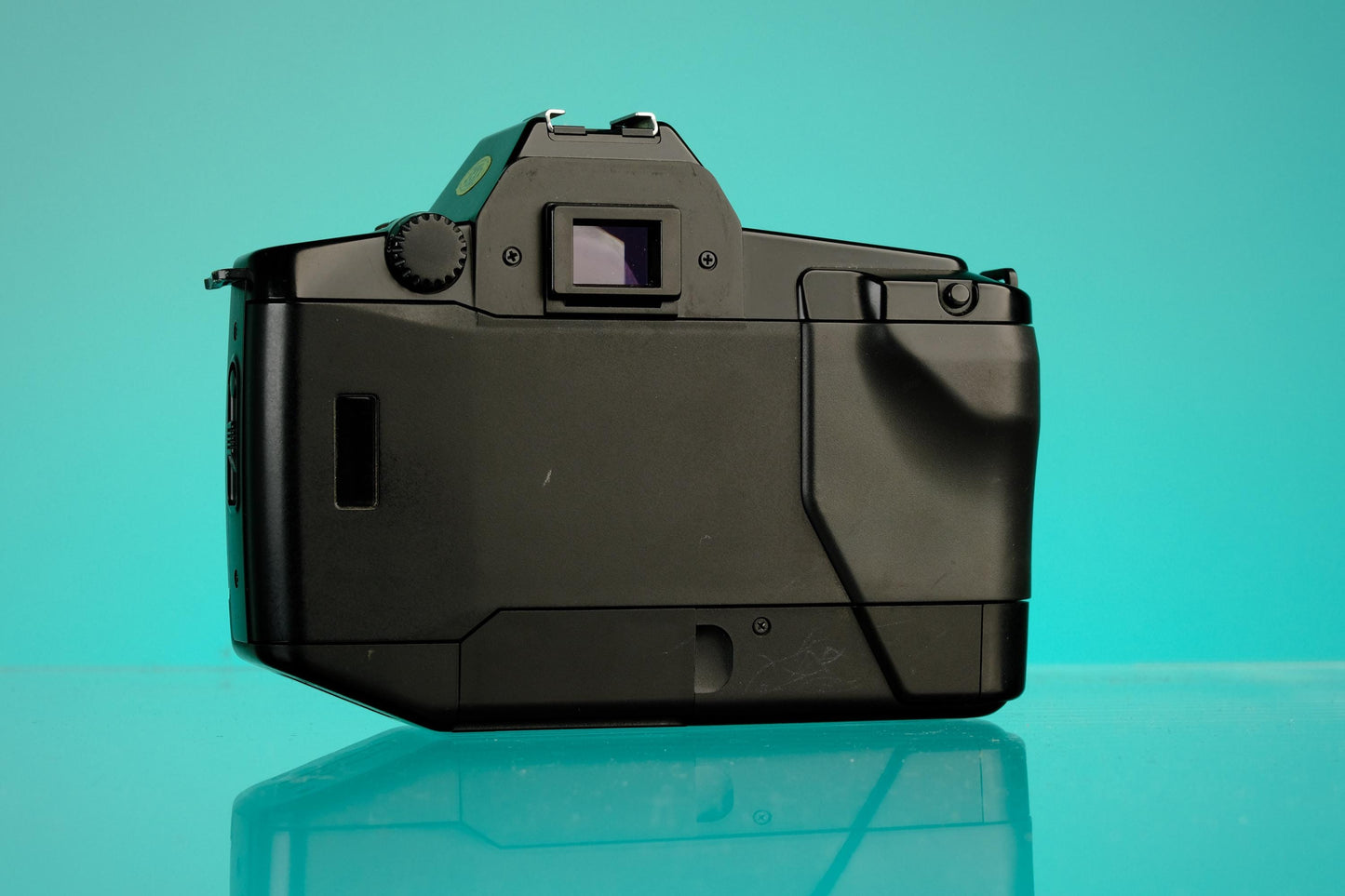 Canon EOS 650 35mm SLR Film Camera (Body Only)