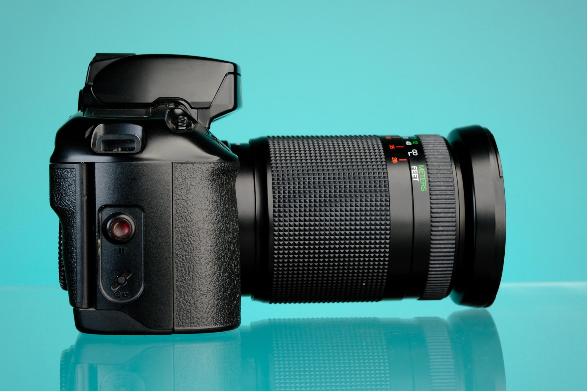 Canon eos ELAN 35mm SLR + 28-210mm f/3.5-5.6 Zoom Lens EF Mount