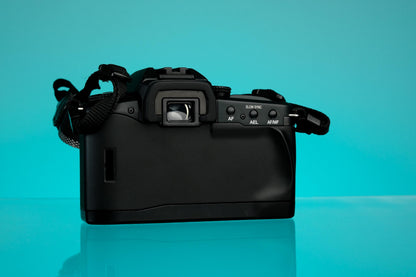 Minolta Maxxum 70 35mm SLR Film Camera + 50mm f/1.7 Lens, 35-70mm Zoom Lens Kit
