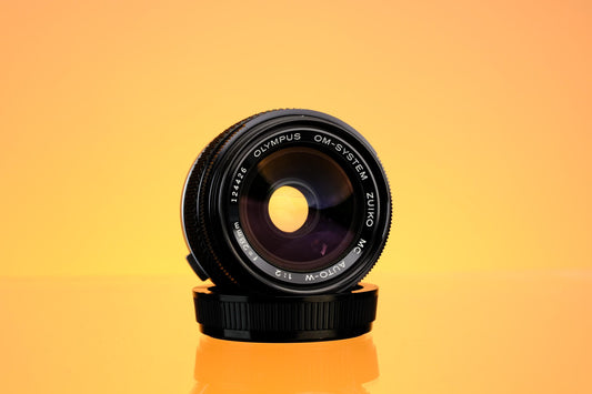 Olympus Zuiko 28mm f/2.0 w/ Hood & Case Late Model - OM Mount