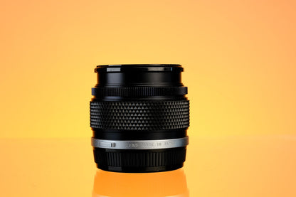 Olympus Zuiko 28mm f/2.0 w/ Hood & Case Late Model - OM Mount