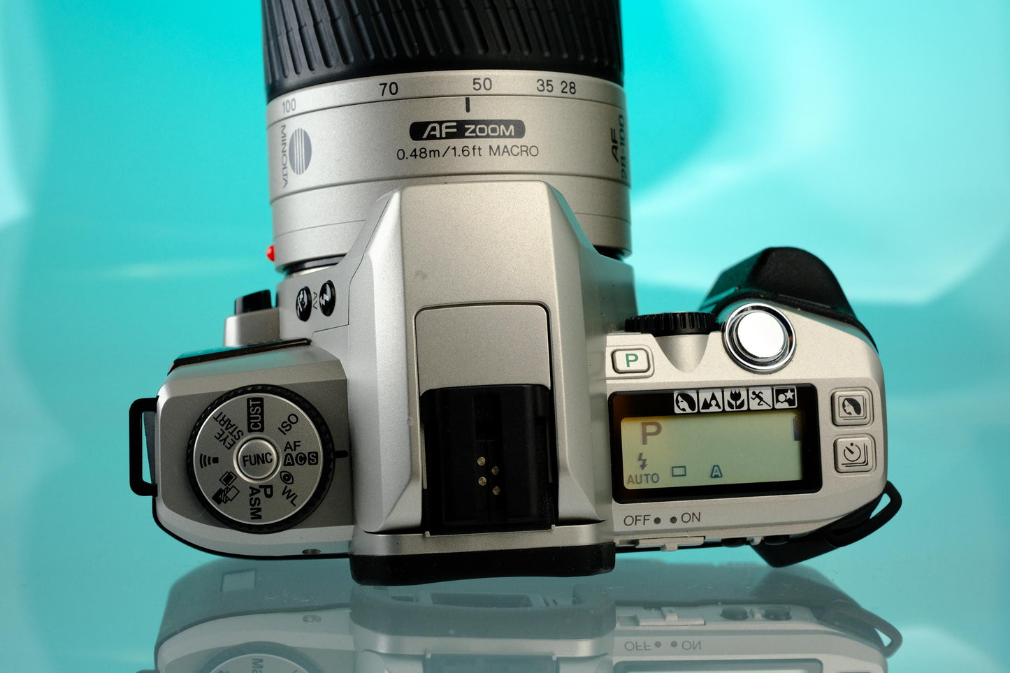 Minolta Maxxum 5 35mm SLR Film Camera + Minolta AF Zoom 28-100mm f/3.5