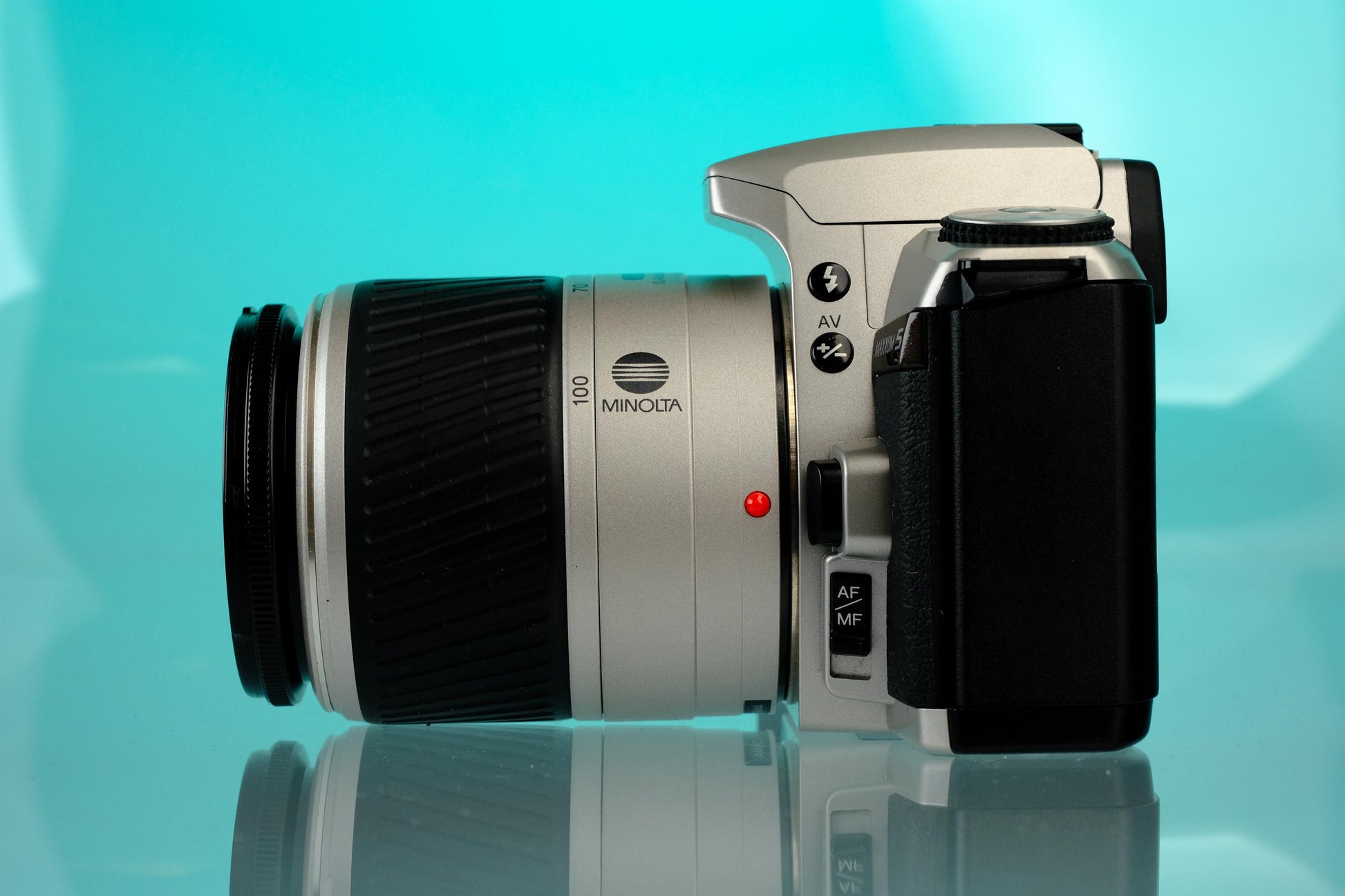 Minolta Maxxum 5 35mm SLR Film Camera + Minolta AF Zoom 28-100mm f/3.5