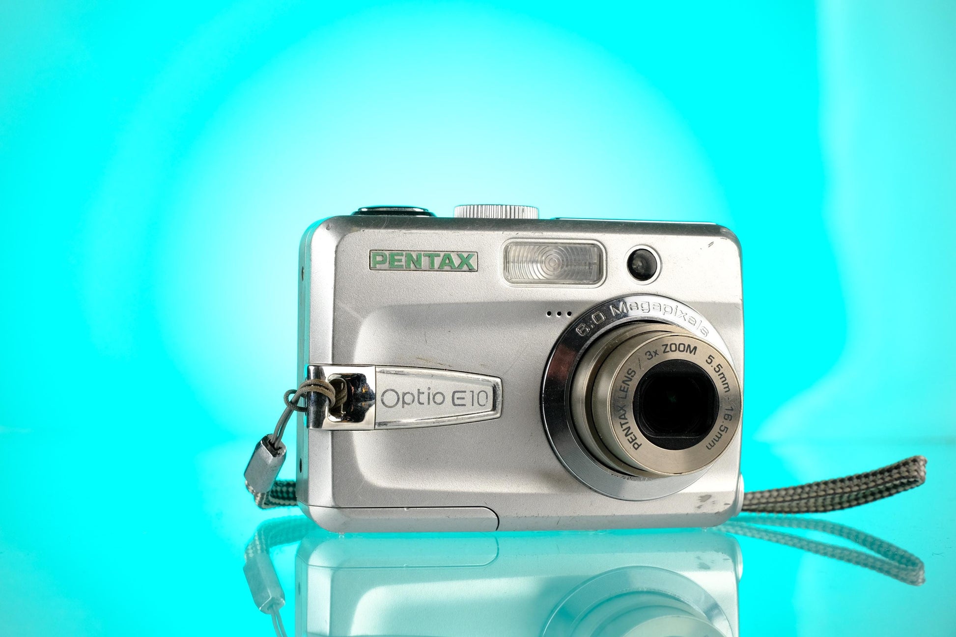 Pentax Optio e10 Digital Point and Shoot Camera Digicam Starter Kit