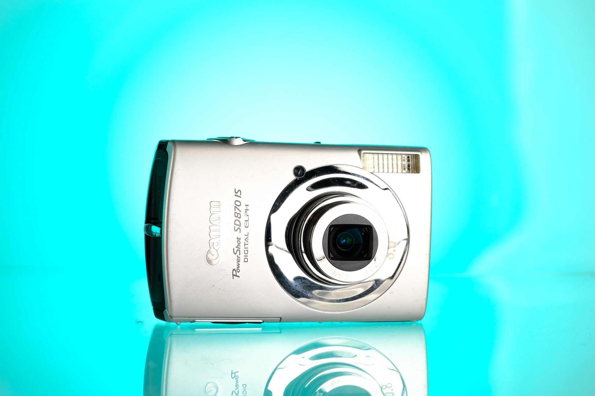 Canon Powershot SD870 IS Digital Point and Shoot Camera Digicam Starter Kit