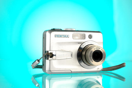 Pentax Optio e10 Digital Point and Shoot Camera Digicam Starter Kit